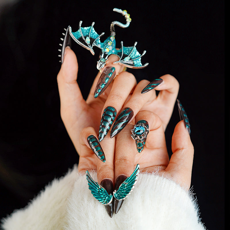 Dragon - patterned Jadeite